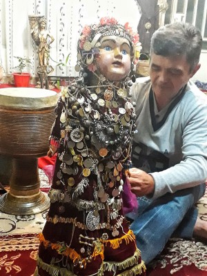 عروسک مینا، یادگاری از شهر شیراز